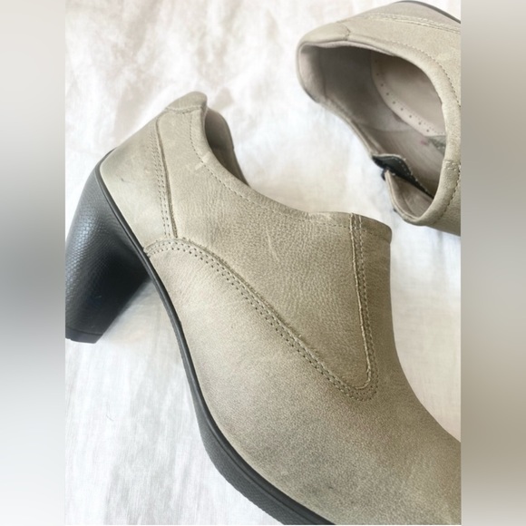 Ecco Sculpted Low Cut Ankle Boots - Picture 5 of 12